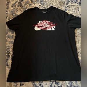 Nike shirt - Men’s - Size XXL - Like new, no fading or flaws!